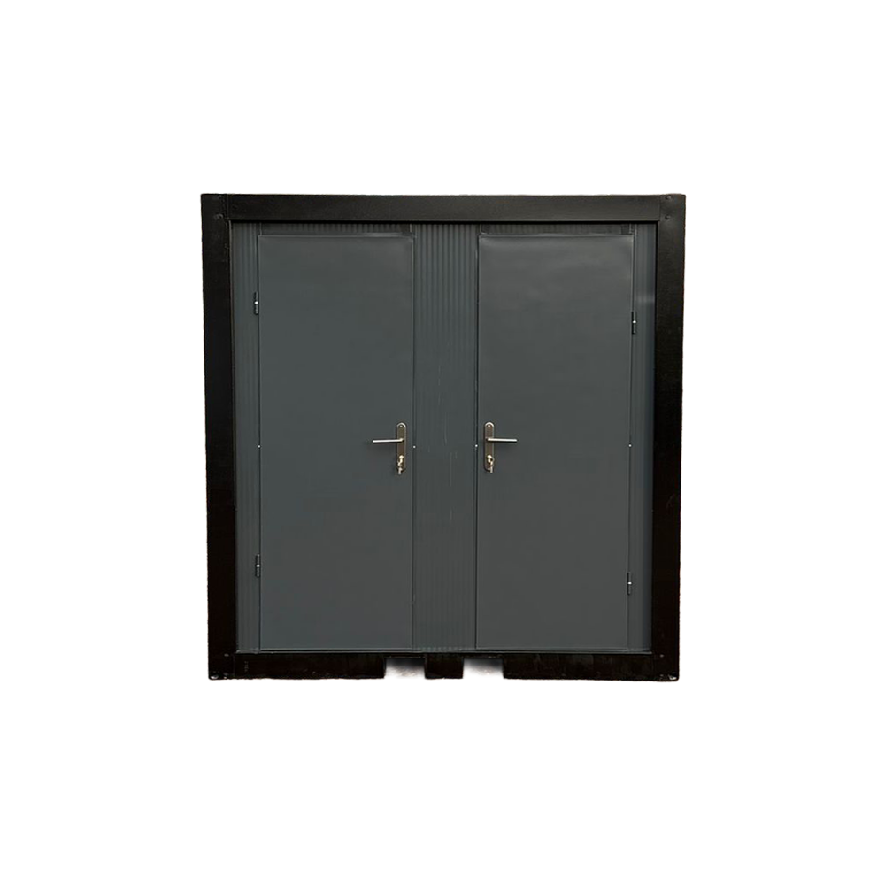 Voorzijde van een toilet- en doucheunit met gesloten deuren.