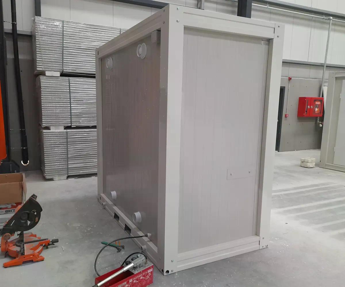 Dual portable toilet unit backside